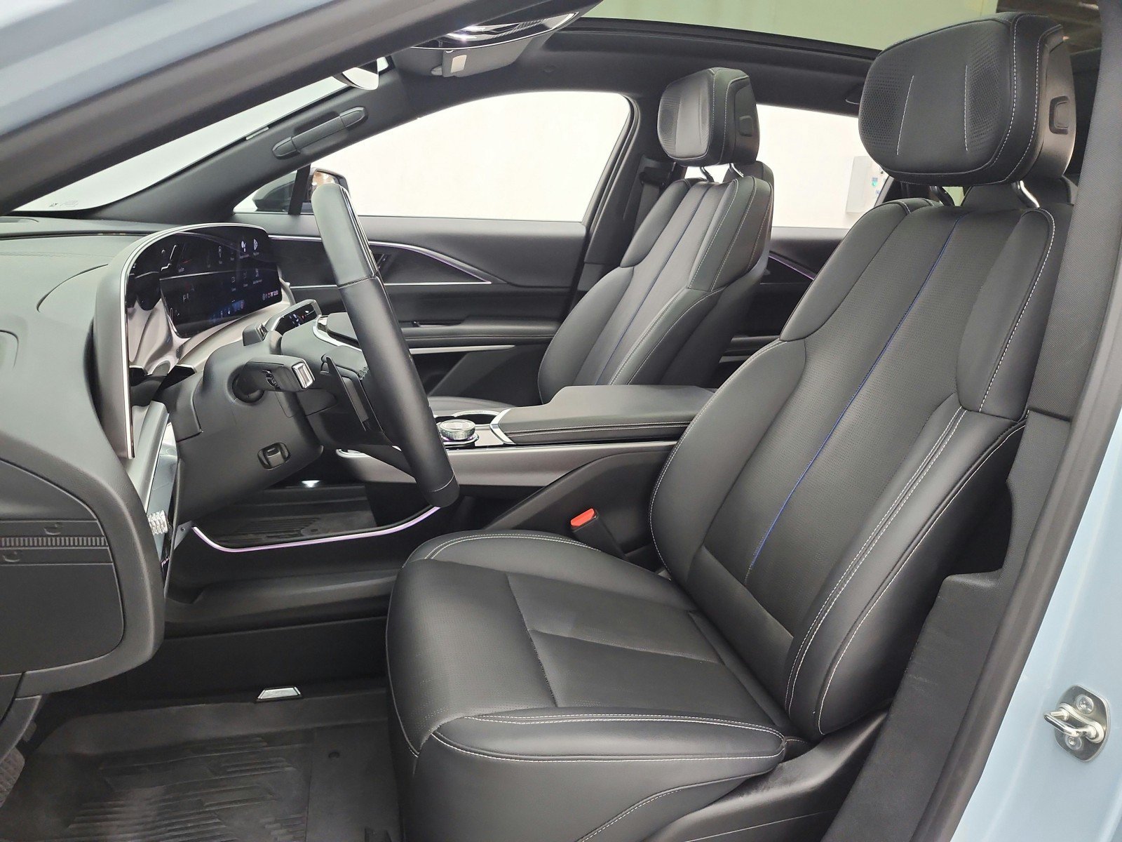 Used 2024 Cadillac Lyriq Sport w/ LPO, Floor Liner Package RWD image 13