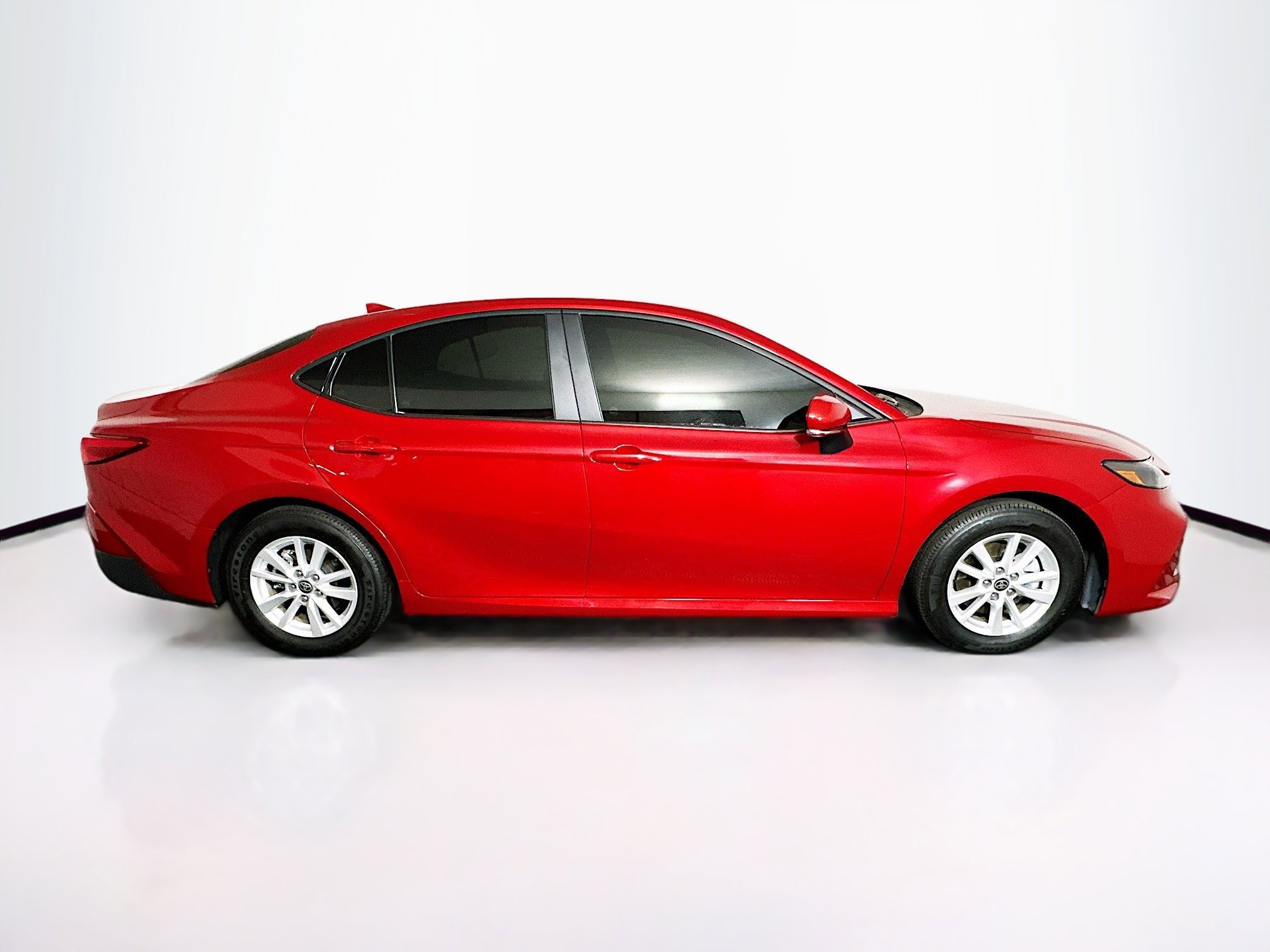 Used 2025 Toyota Camry LE FWD image 10