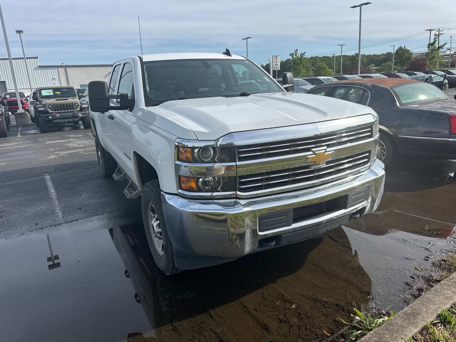 Used 2016 Chevrolet Silverado 2500 W/T AWD/4WD image 2