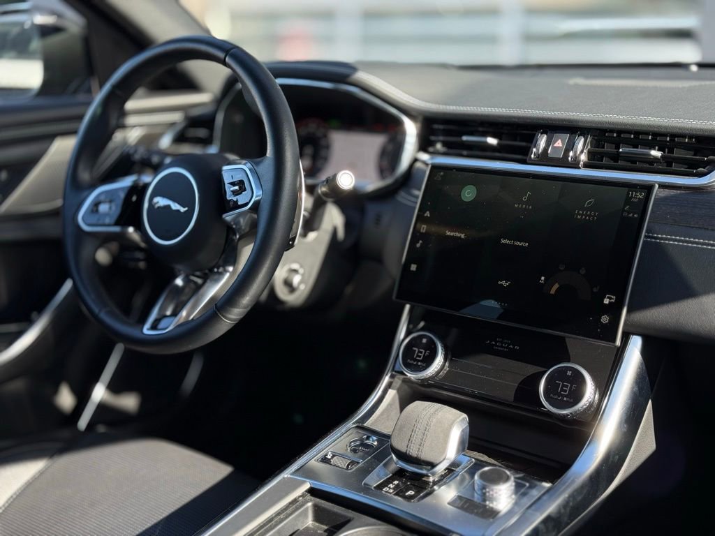 Certified 2024 Jaguar XF R-Dynamic SE image 11