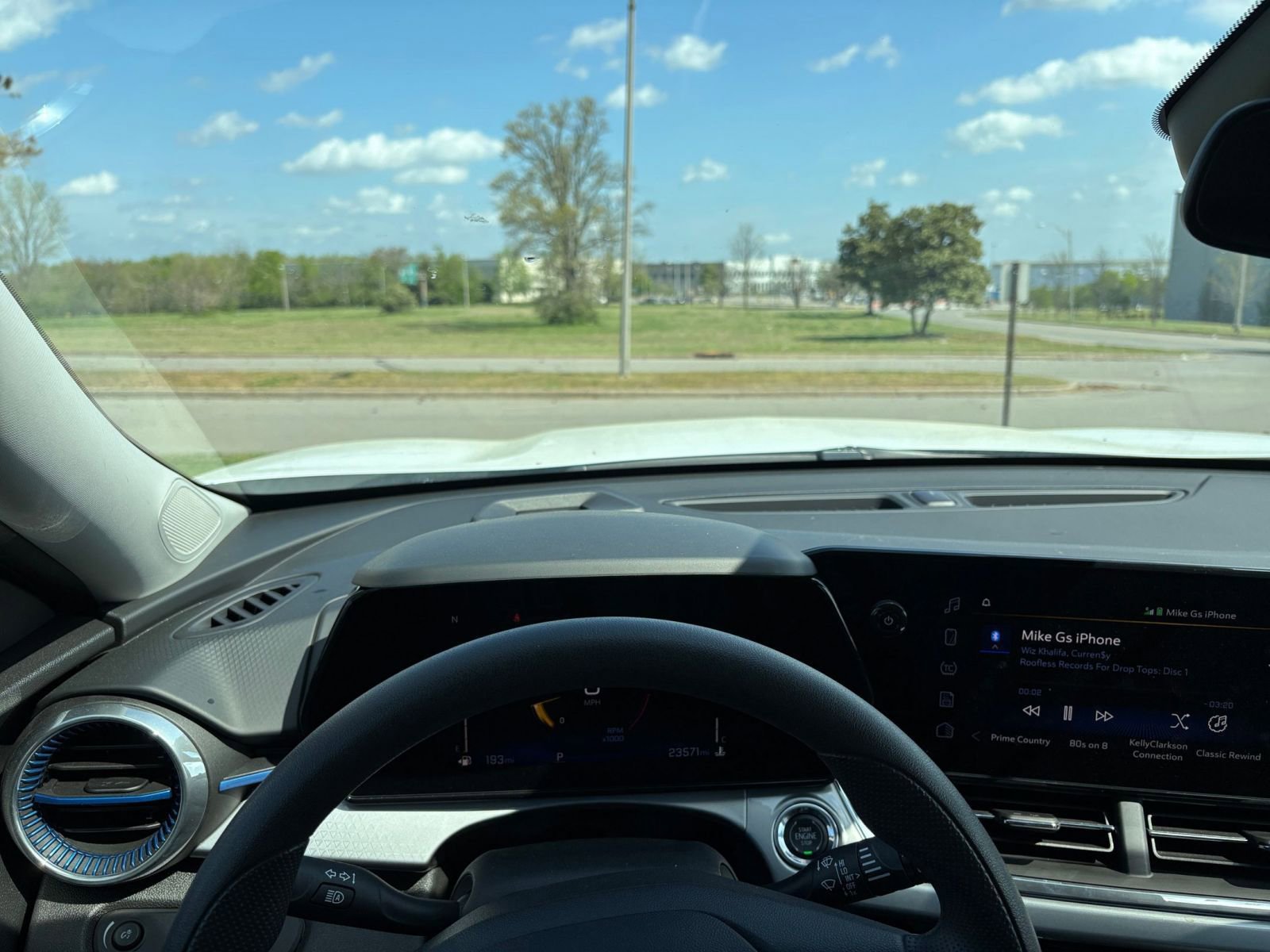 Used 2025 Chevrolet Trax LT image 33