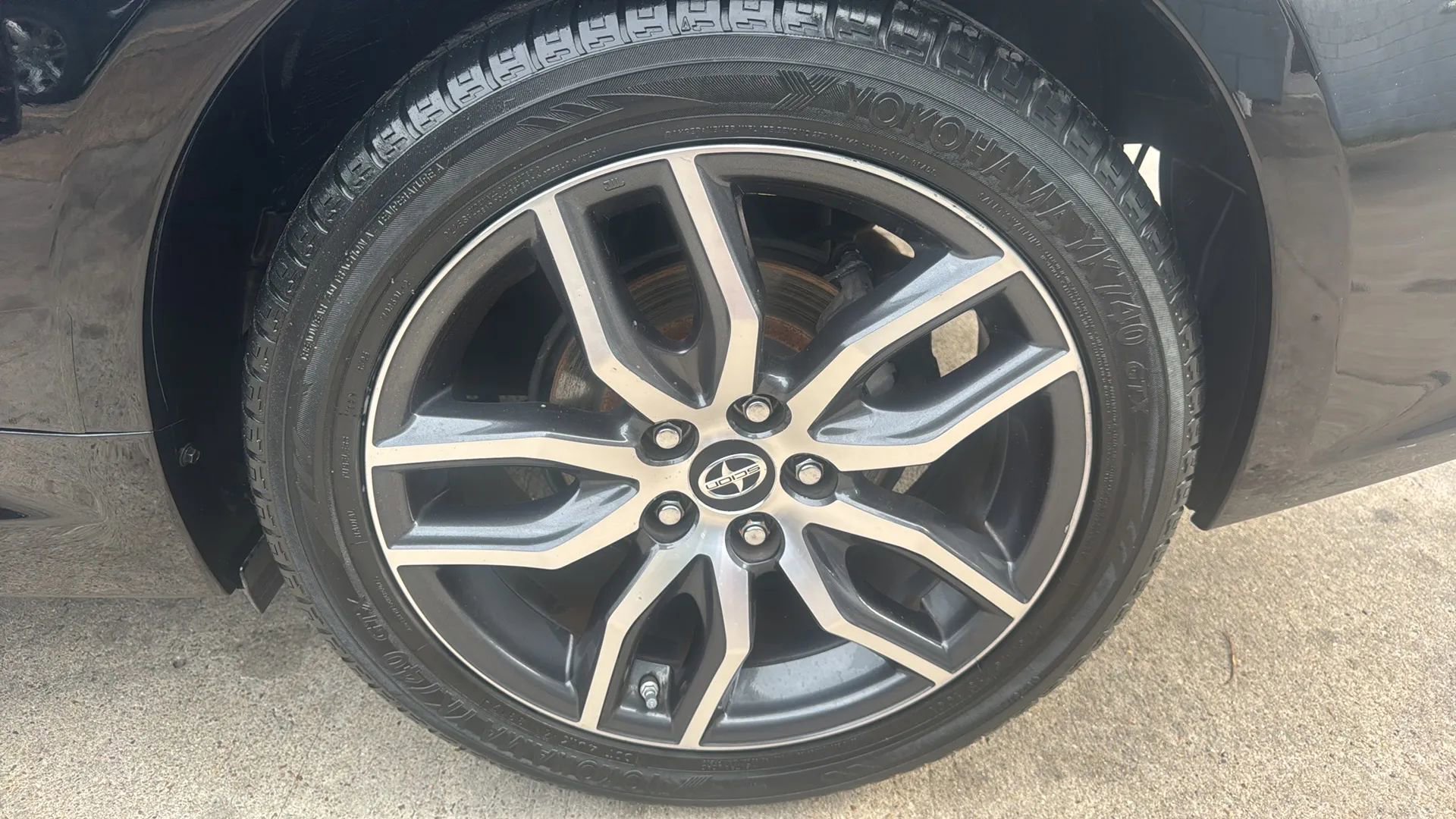 Used 2015 Scion tC FWD image 23