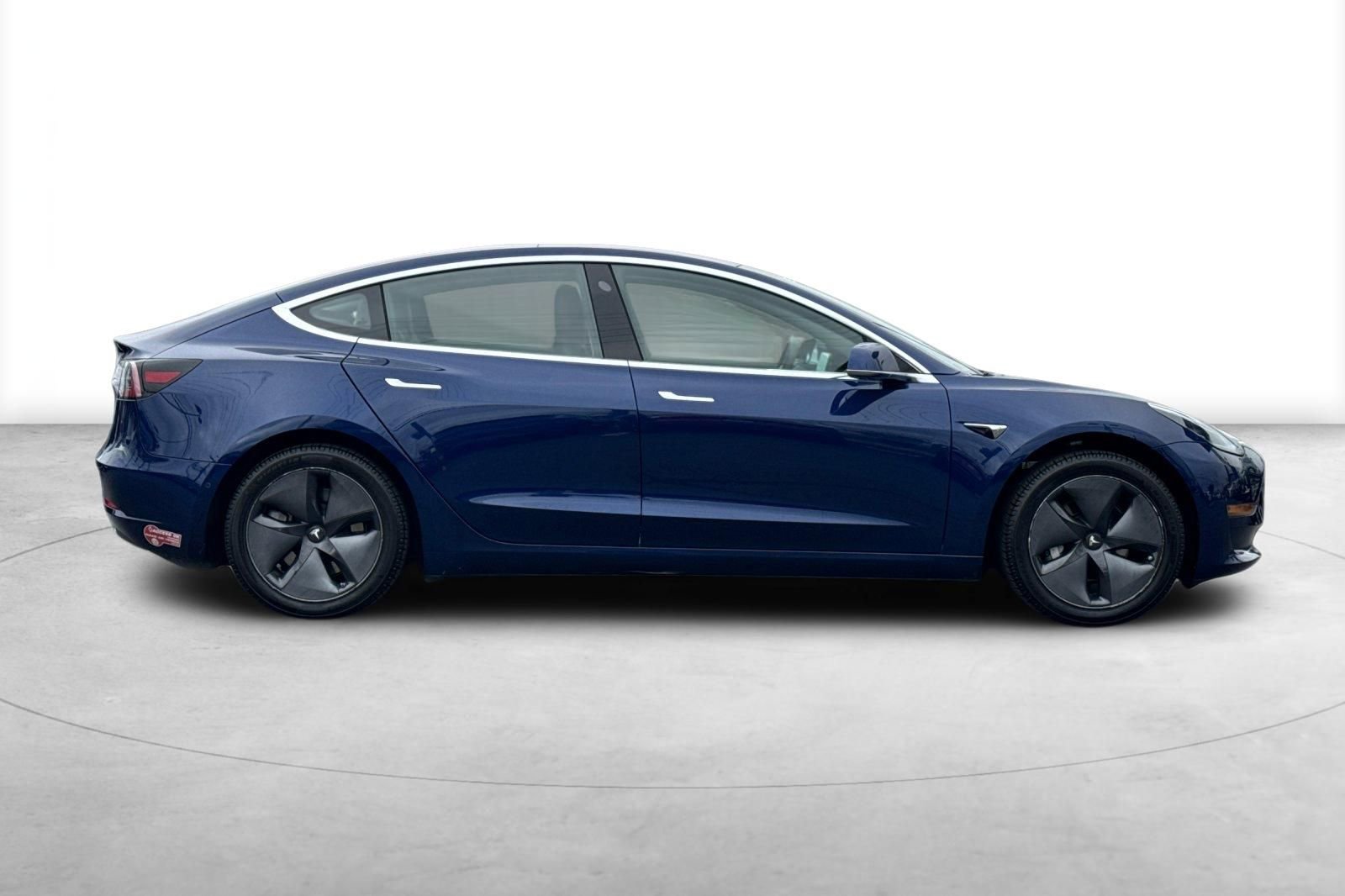 Used 2018 Tesla Model 3 Long Range RWD image 7
