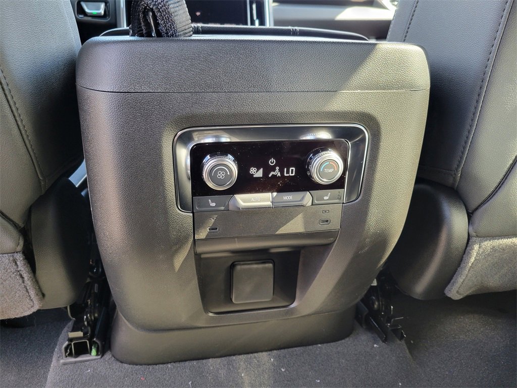 New 2026 GMC Yukon Elevation image 29