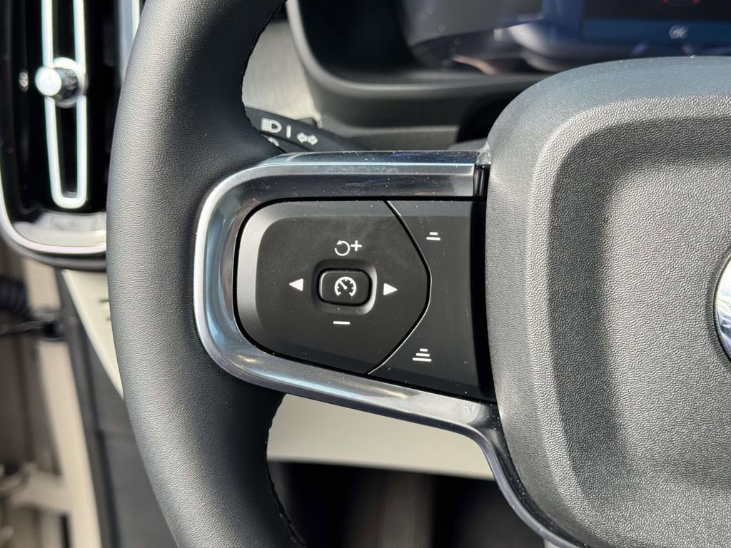 Certified 2026 Volvo XC40 B5 Plus w/ Climate Package image 19
