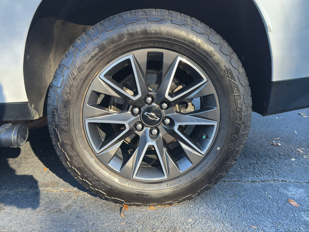 Used 2023 Chevrolet Suburban Z71 image 37