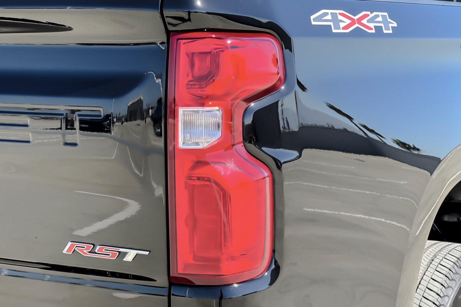 Used 2023 Chevrolet Silverado 1500 RST w/ Convenience Package II AWD/4WD image 26