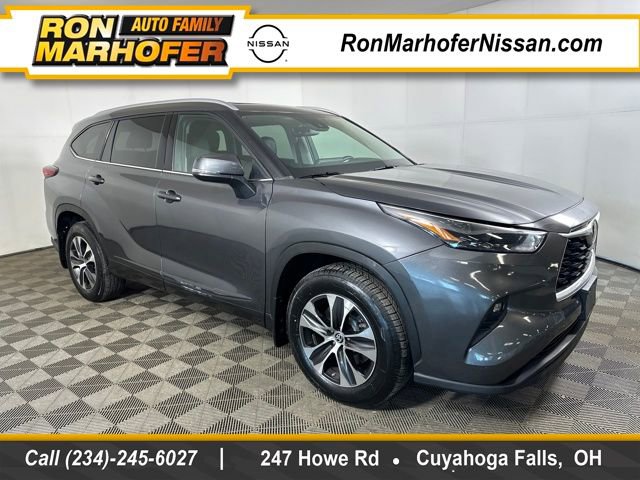 Used 2022 Toyota Highlander XLE image 1