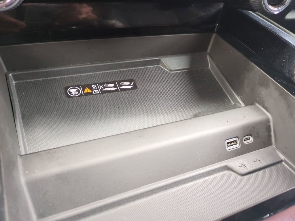 Used 2025 Chevrolet Suburban Z71 AWD/4WD image 28