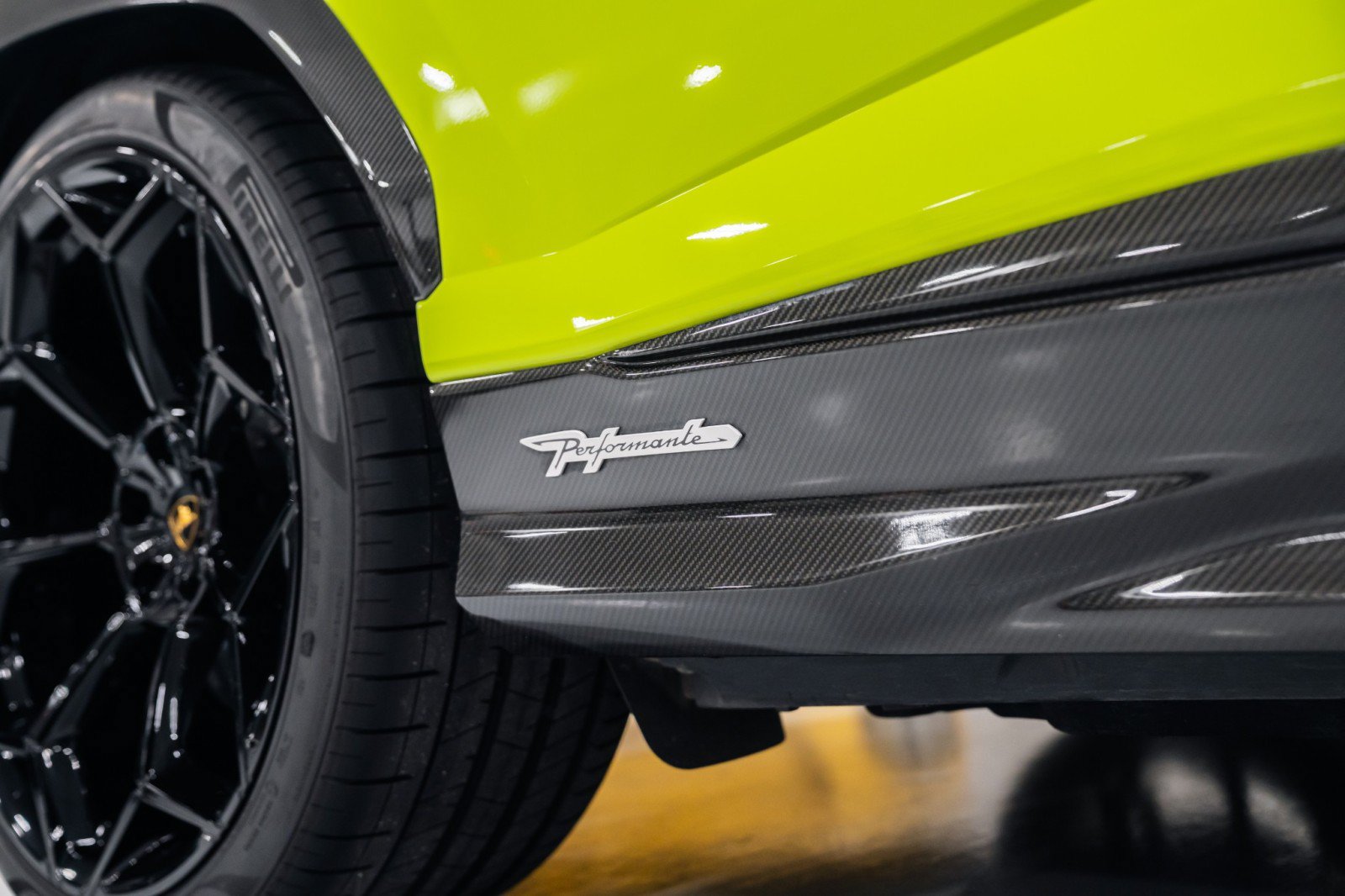Used 2024 Lamborghini Urus Performante AWD/4WD image 43