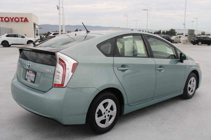 Used 2015 Toyota Prius Two FWD image 3