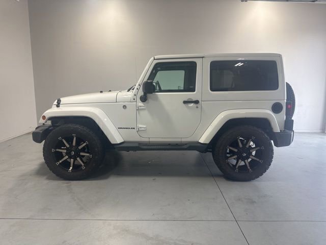 Used 2017 Jeep Wrangler Sahara w/ Connectivity Group image 9