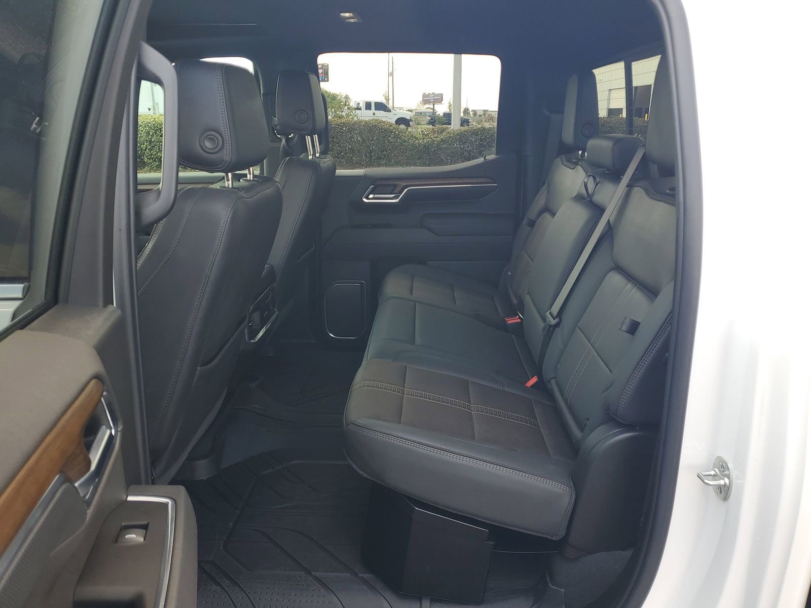 Used 2025 Chevrolet Silverado 1500 High Country image 10