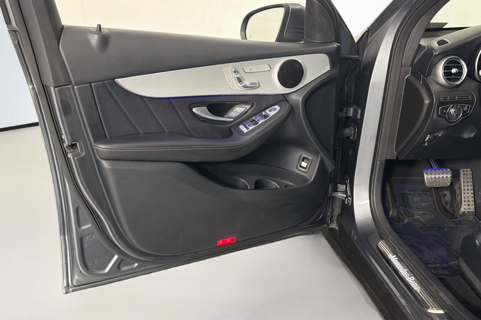 Used 2022 Mercedes-Benz GLC 300 image 21
