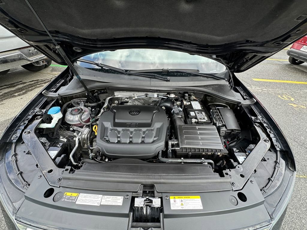 Used 2022 Volkswagen Tiguan SEL R-Line image 30
