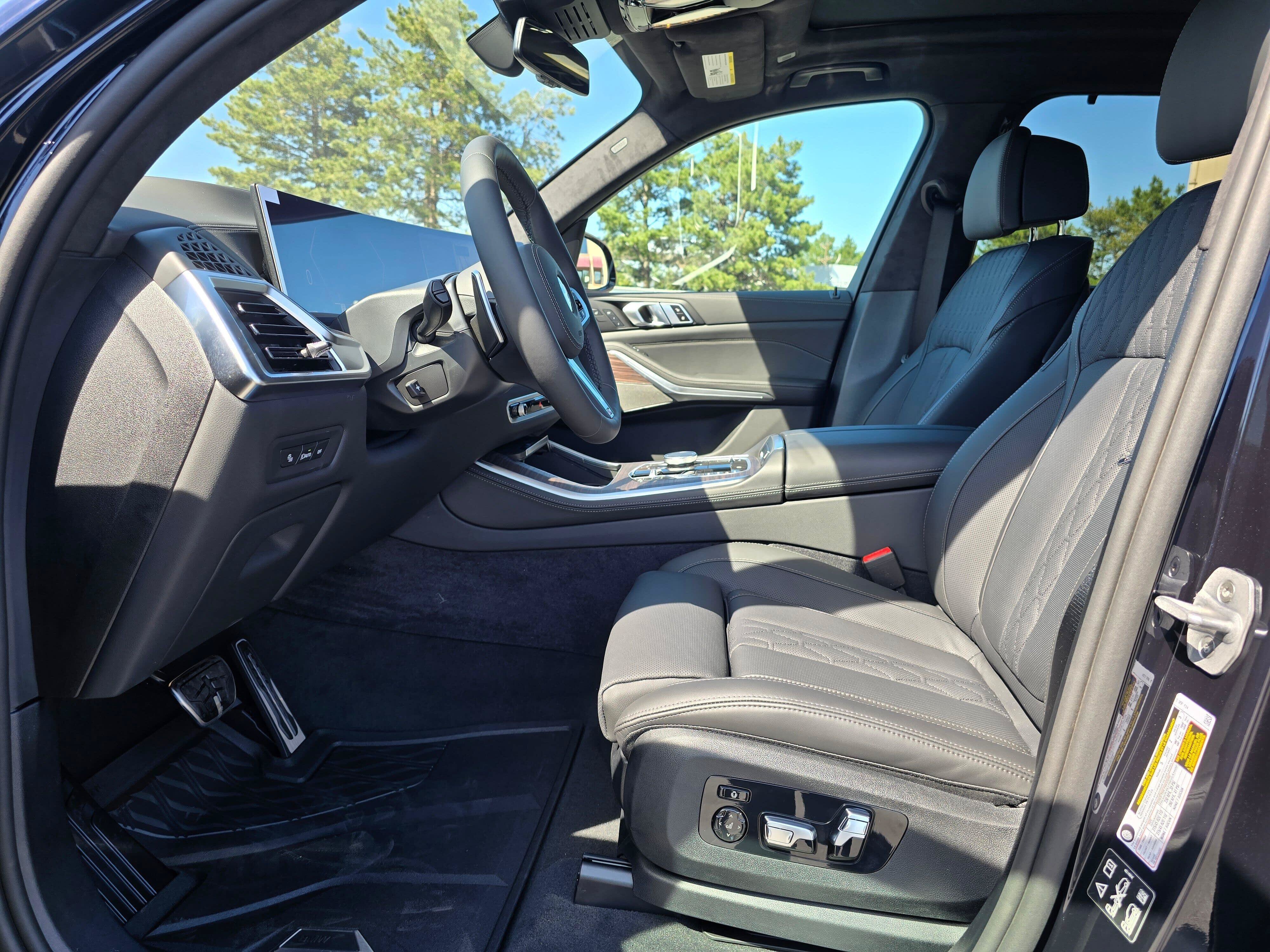 New 2026 BMW X5 xDrive40i w/ M Sport Package AWD/4WD image 10