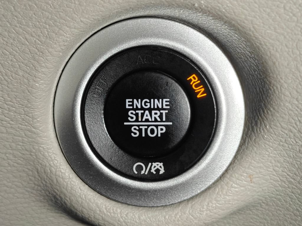 Used 2023 Chrysler Voyager LX FWD image 10
