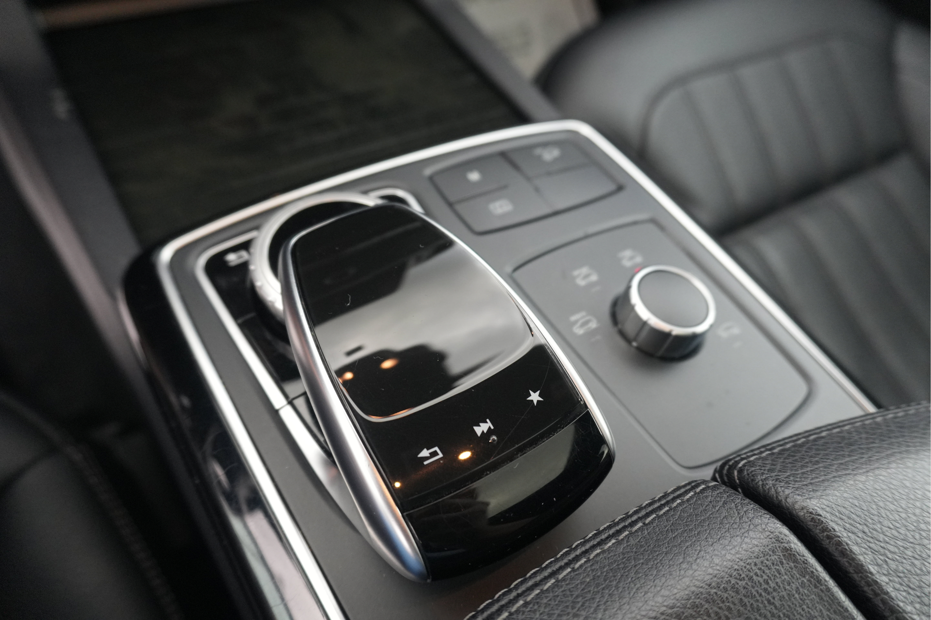 Used 2019 Mercedes-Benz GLE 400 4MATIC w/ Premium 1 Package image 41