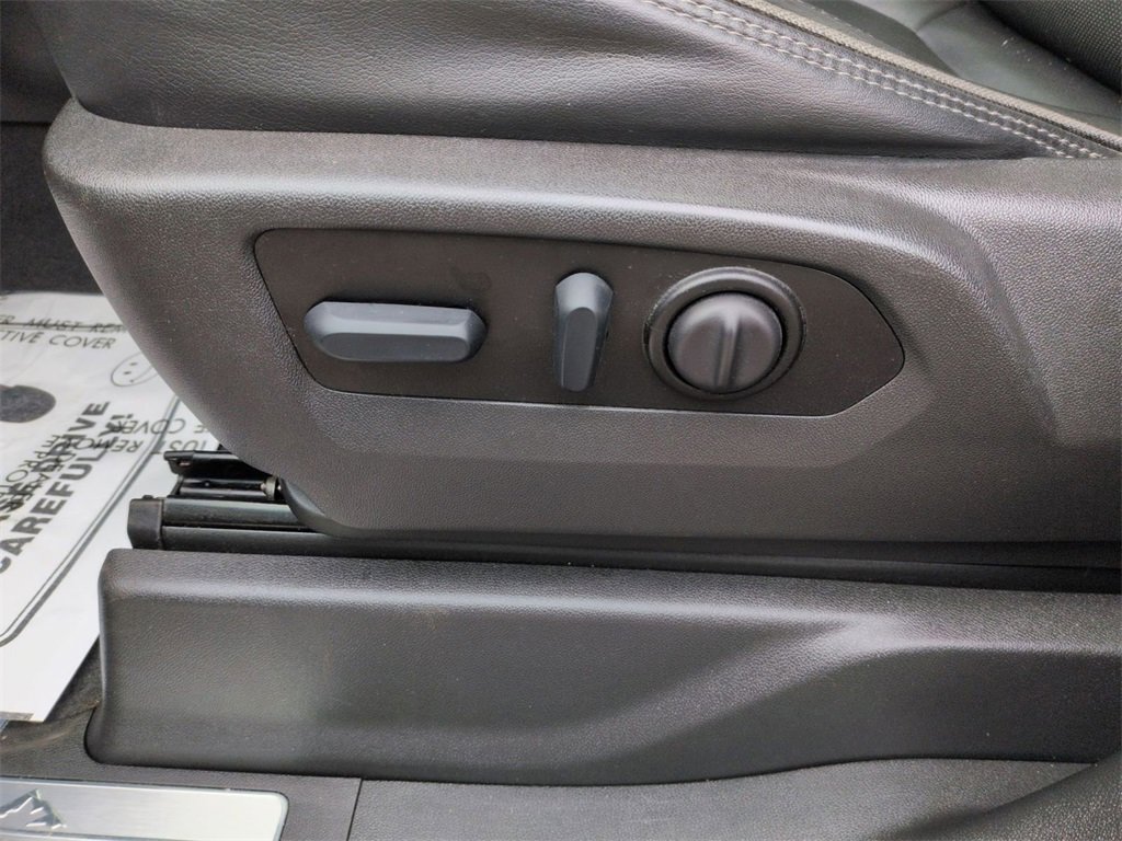 Used 2022 Chevrolet Silverado 1500 High Country w/ Technology Package image 14