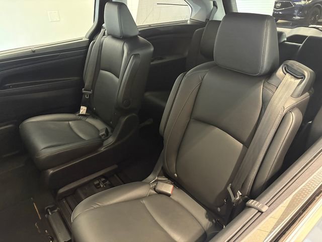 Used 2023 Honda Odyssey Touring image 9