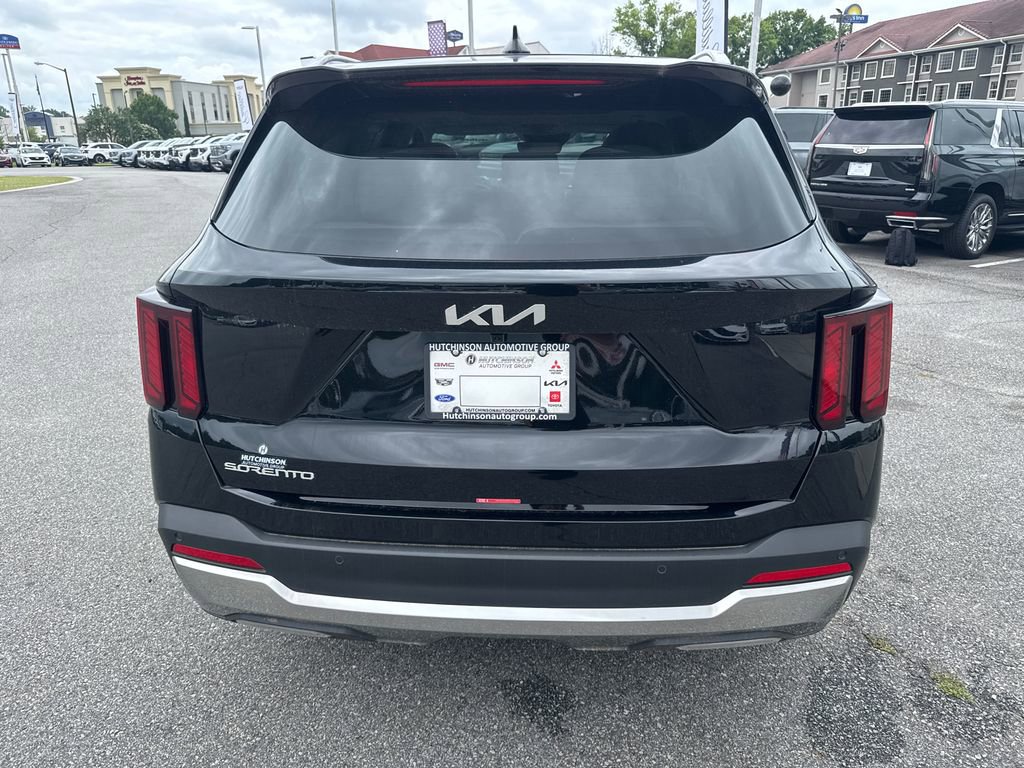 Certified 2025 Kia Sorento S w/ Panoramic Sunroof Package FWD image 4