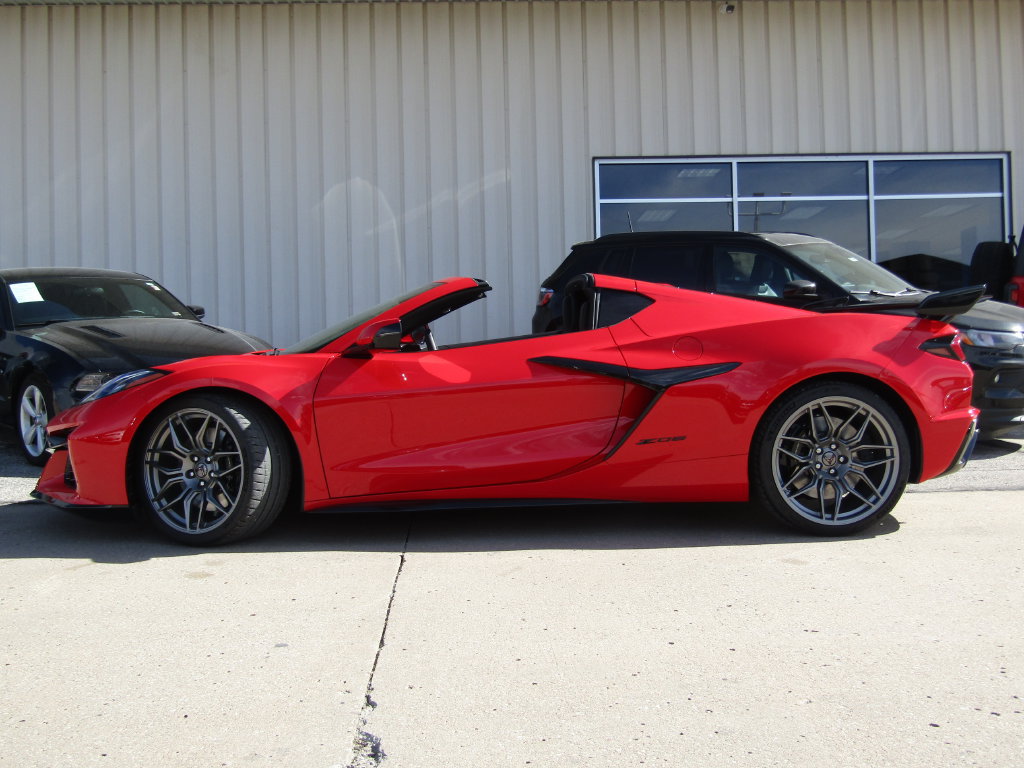 New 2027 Chevrolet Corvette Z06 w/ Battery Protection Package RWD image 6