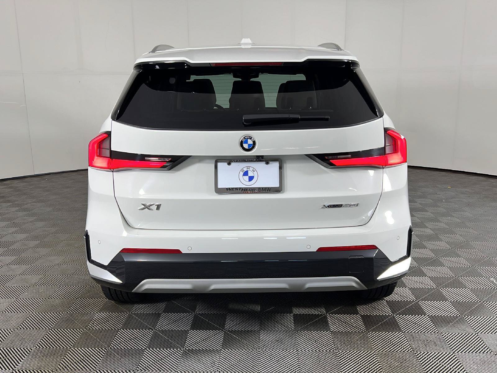 Used 2023 BMW X1 xDrive28i w/ Premium Package AWD/4WD image 29