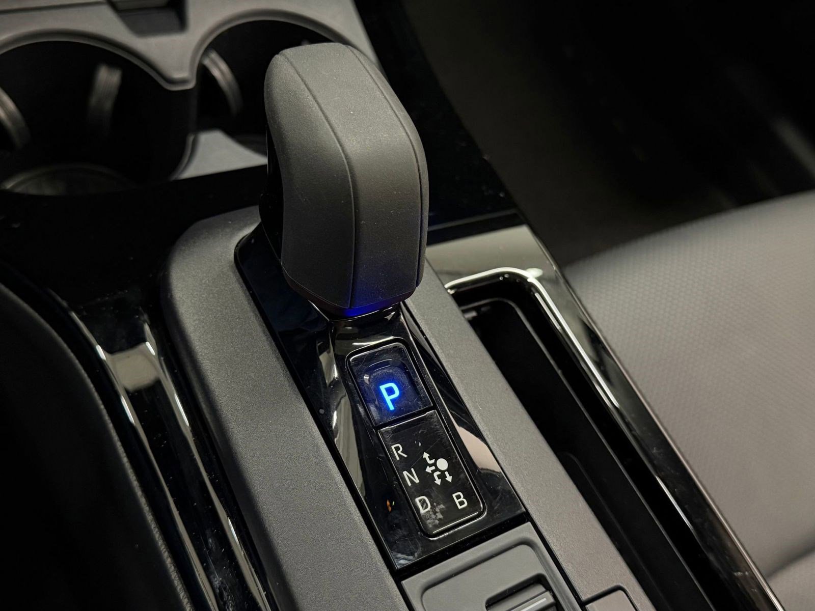 Used 2025 Toyota Prius Plug-In Hybrid w/ Limited Premium Package image 16