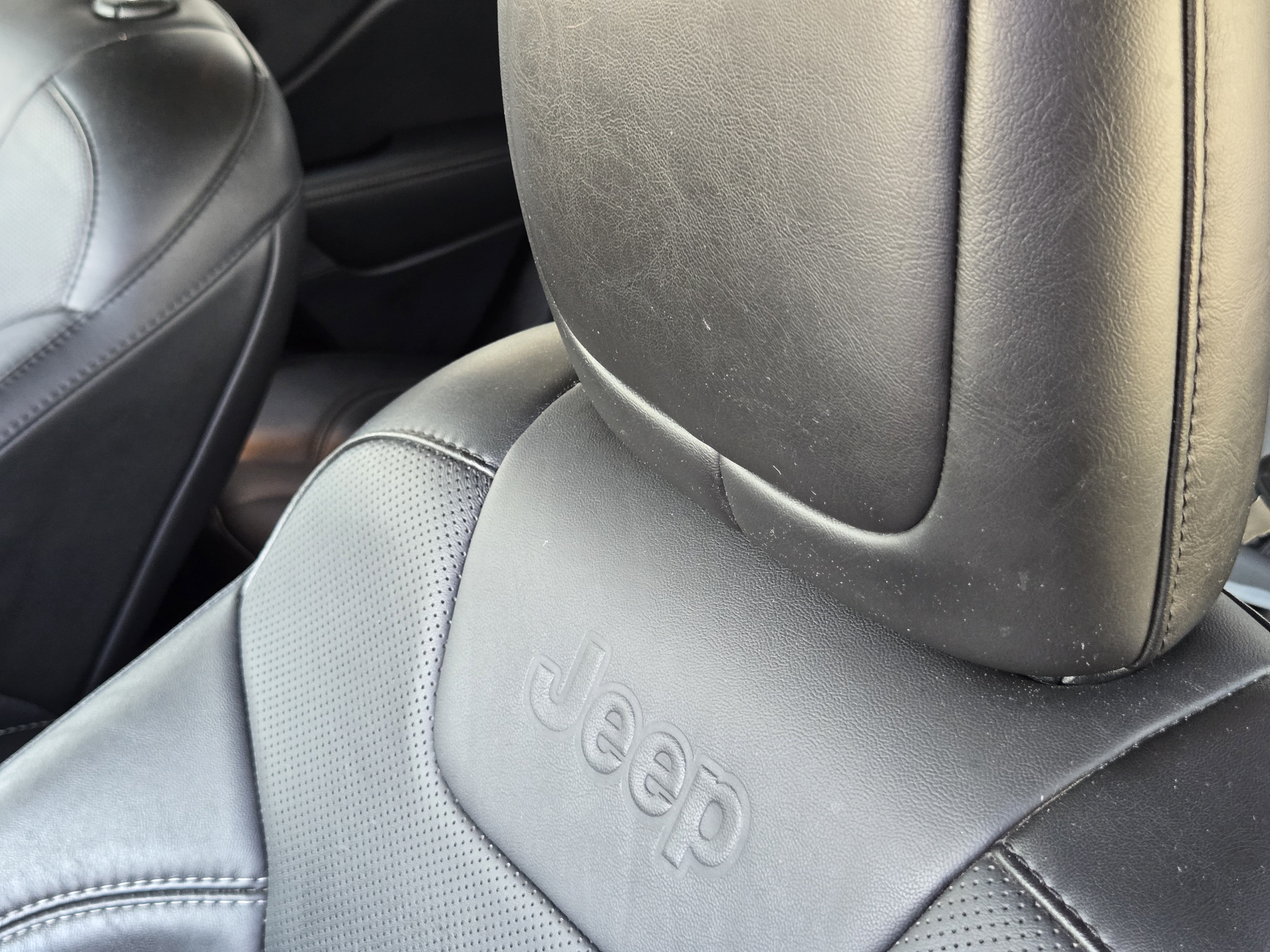 Used 2021 Jeep Cherokee Limited AWD/4WD image 16