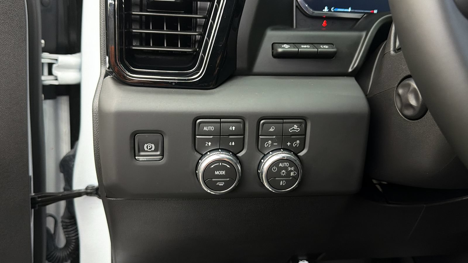 Used 2026 GMC Sierra 1500 AT4 w/ AT4 Premium Package AWD/4WD image 24