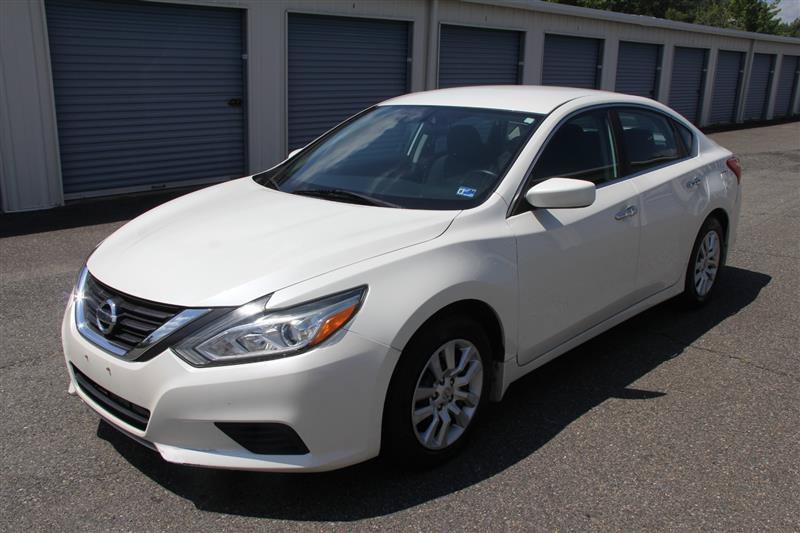 Used 2017 Nissan Altima 2.5 S w/ Power Driver Seat Package FWD image 2