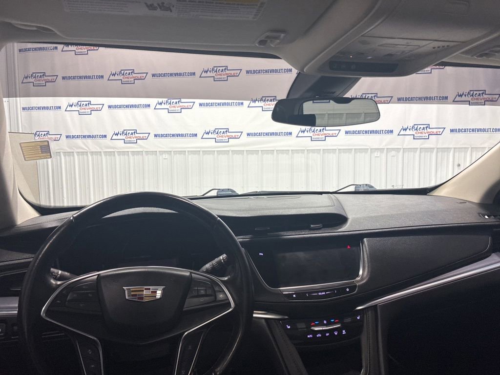 Used 2019 Cadillac XT5 Luxury FWD image 2