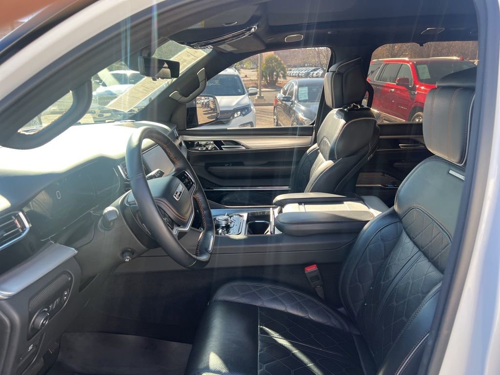 Used 2023 Jeep Grand Wagoneer L Series III image 18