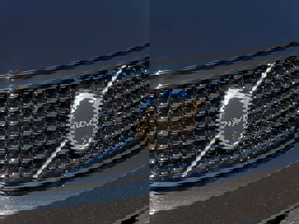 Used 2026 Volvo XC40 B5 Plus w/ Protection Package Premier image 11