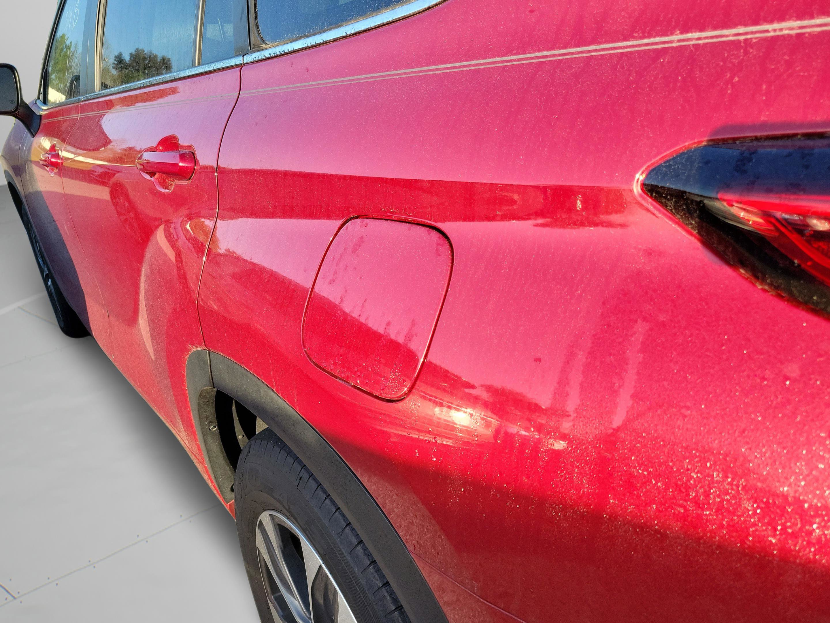 Used 2023 Toyota Highlander XLE image 24