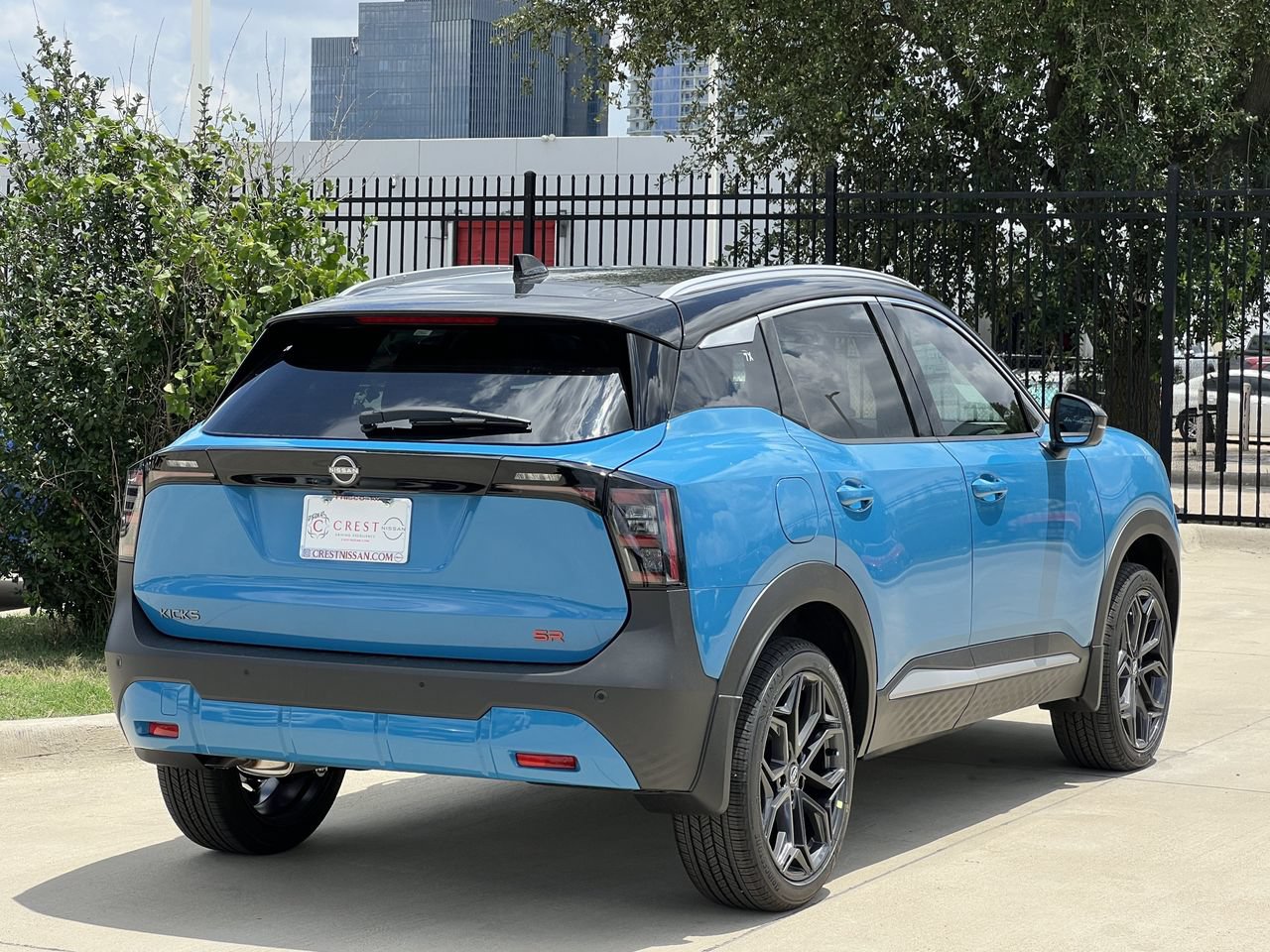 New 2026 Nissan Kicks SR w/ SR Premium Package FWD image 4