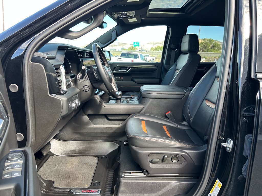 Used 2024 GMC Sierra 1500 AT4 w/ Technology Package AWD/4WD image 8