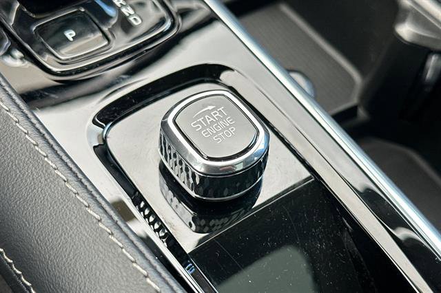 Certified 2023 Volvo XC90 T8 Ultimate w/ Protection Package Premier image 26