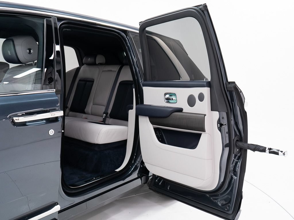 Used 2026 Rolls-Royce Cullinan AWD/4WD image 31