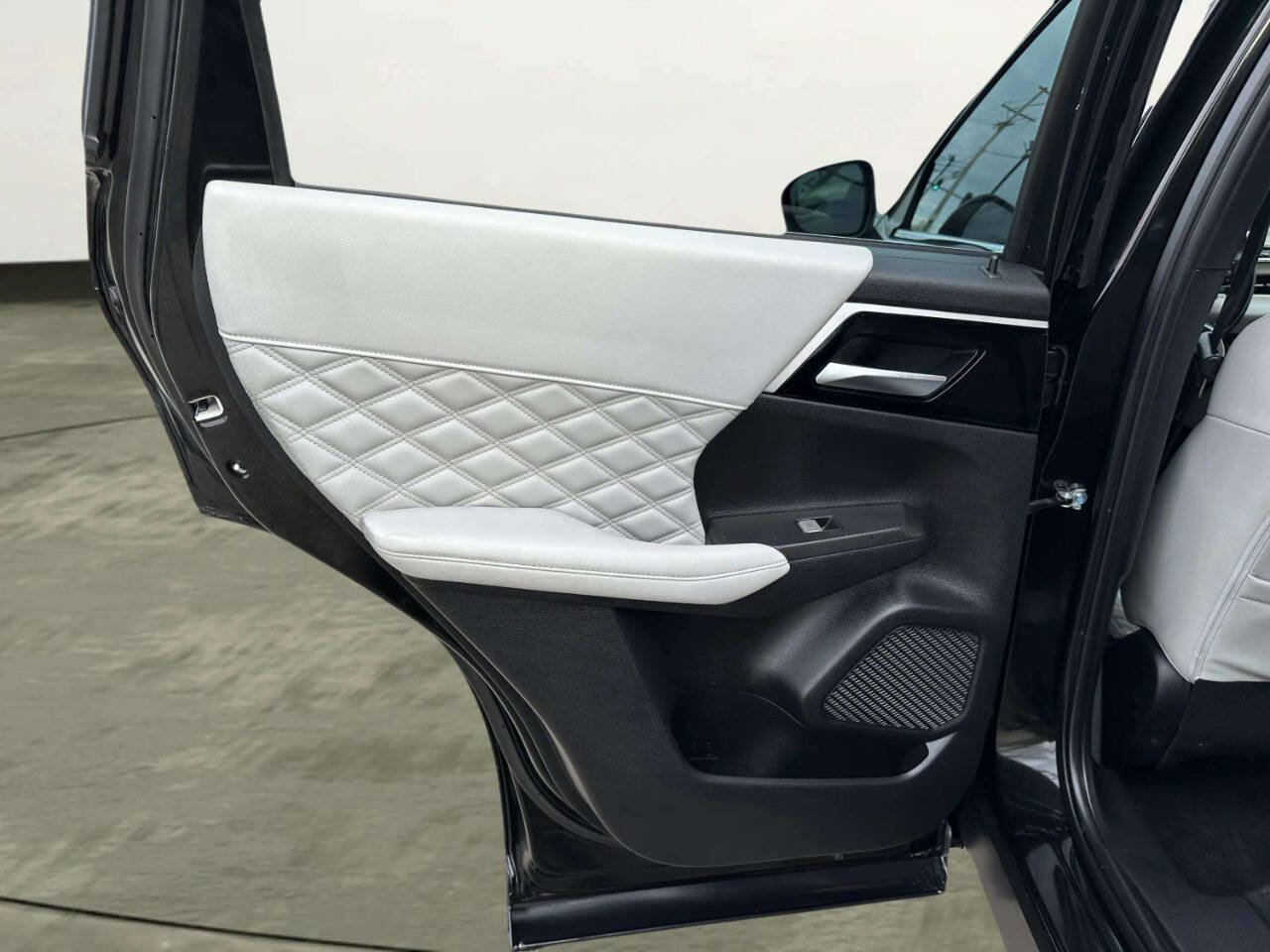 Used 2022 Mitsubishi Outlander SEL image 12