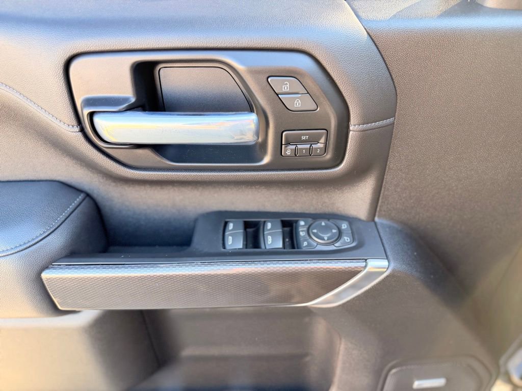 Used 2021 Chevrolet Silverado 2500 LTZ w/ Carhartt Edition AWD/4WD image 21