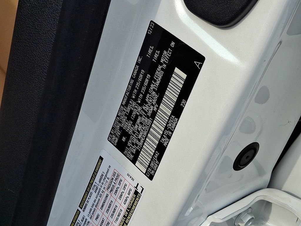 Used 2024 Lexus RX 350 Premium w/ Accessory Package AWD/4WD image 28