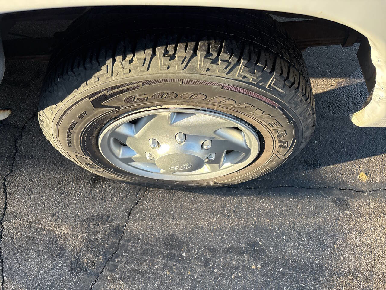 Used 2011 Ford E-150 and Econoline 150 Wagon w/ PWR Windows & Locks Group image 11