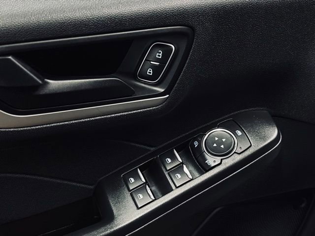 Used 2022 Ford Escape SE w/ SE Sport Appearance Package image 14