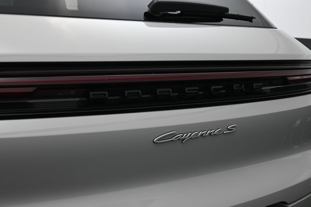 Certified 2025 Porsche Cayenne S AWD/4WD image 14