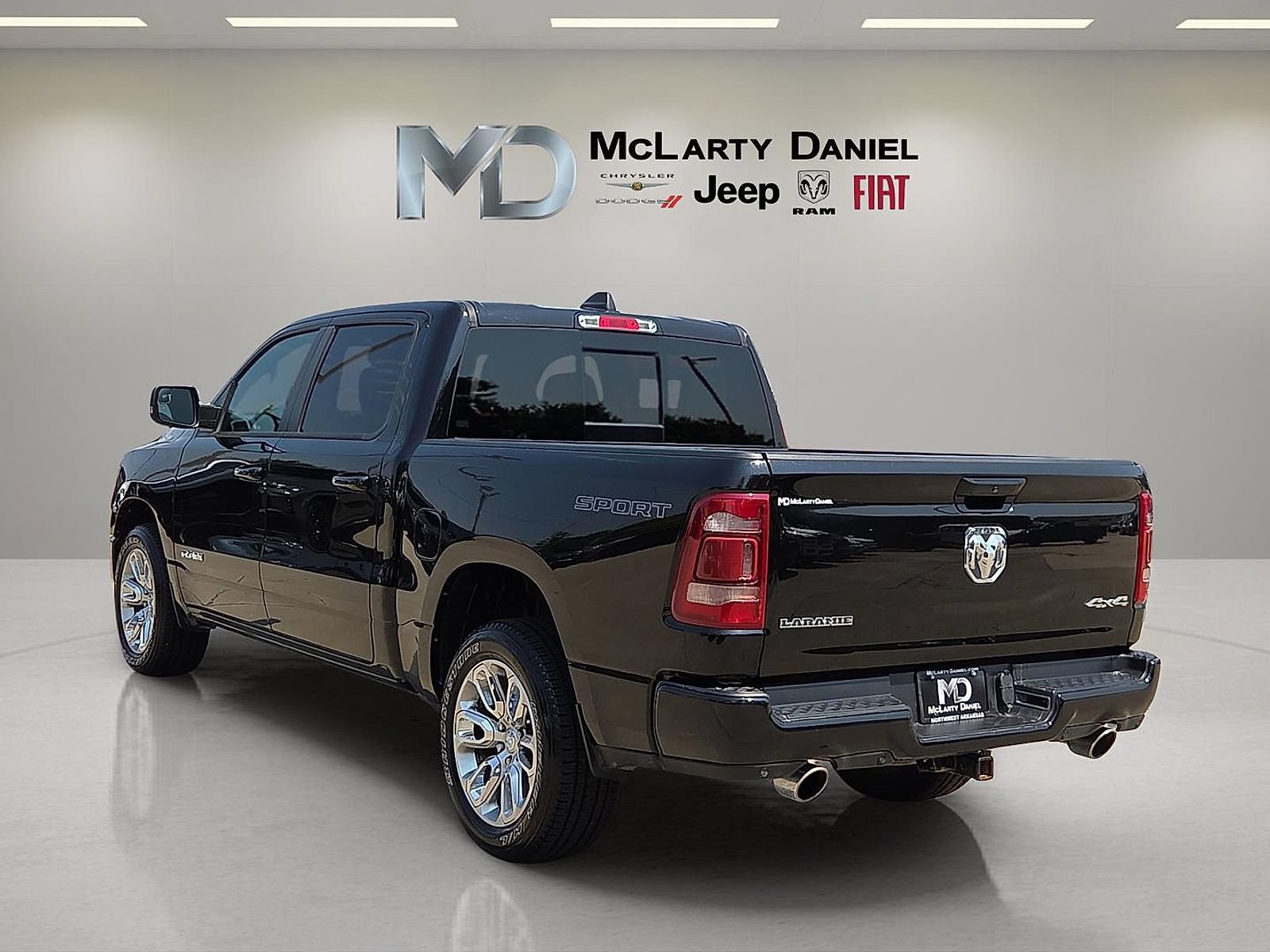 Used 2023 RAM 1500 Laramie AWD/4WD image 4