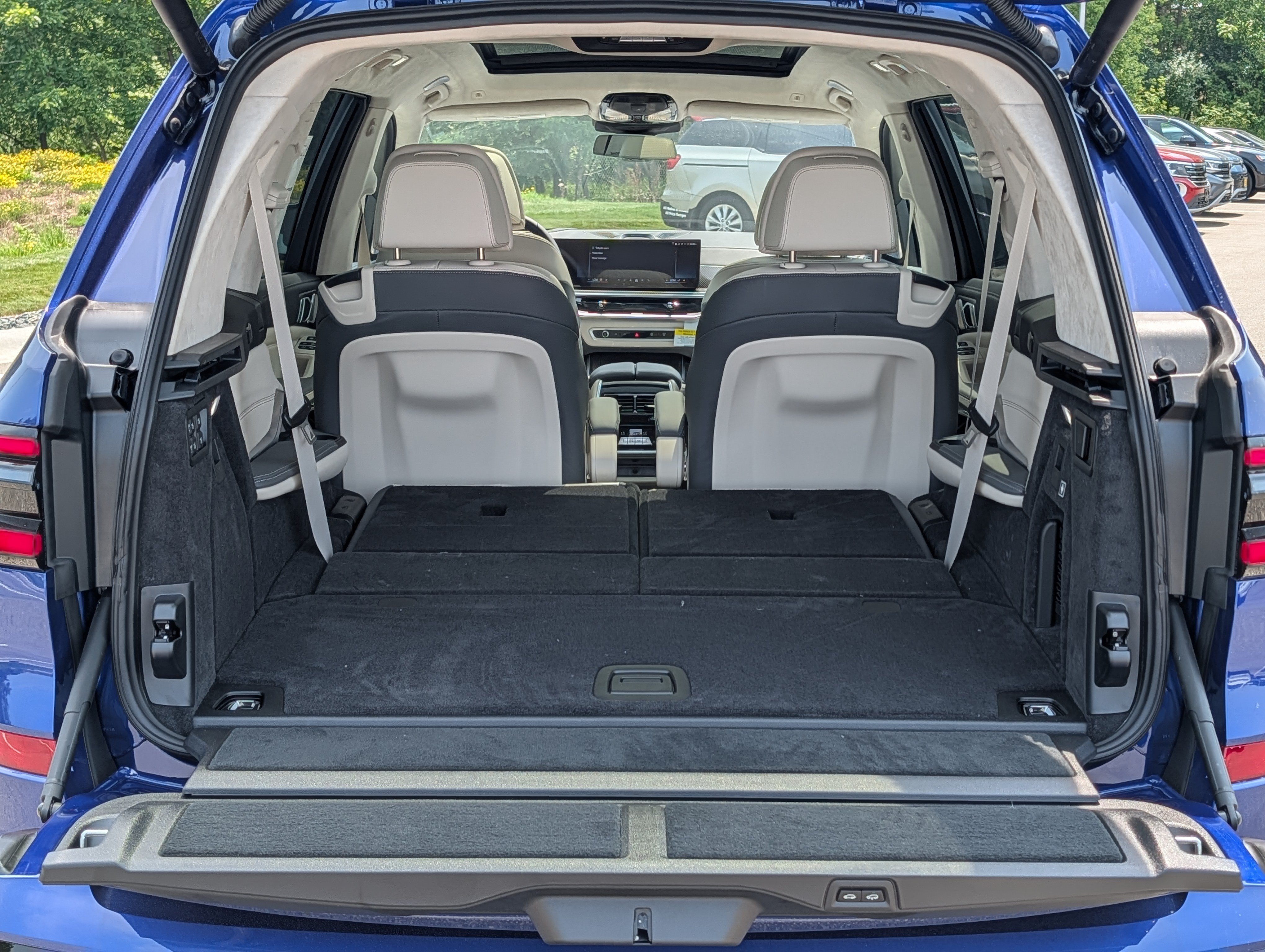 New 2027 BMW X7 M60i AWD/4WD image 7