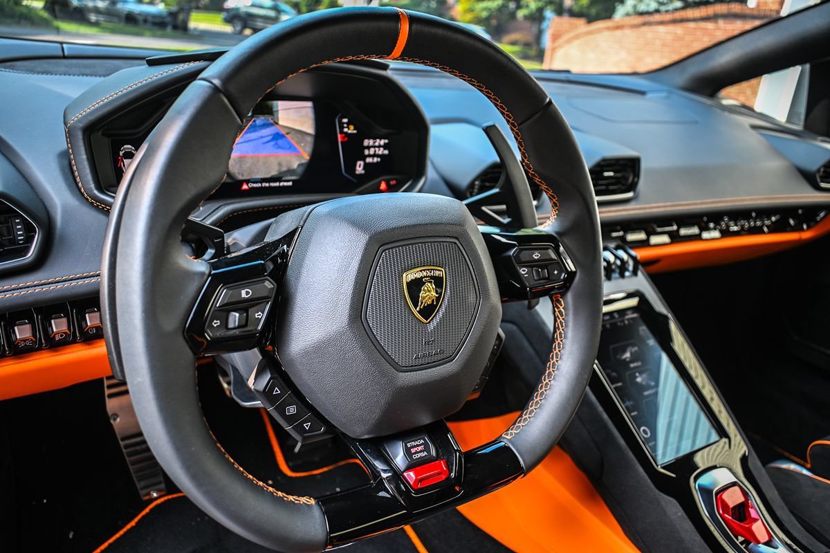 Used 2024 Lamborghini Huracan Tecnica RWD image 14