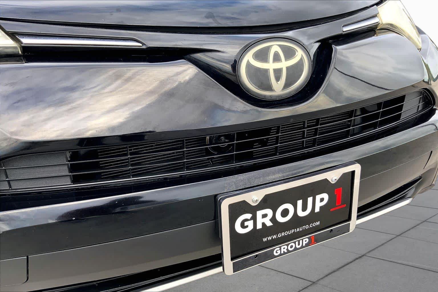 Used 2017 Toyota RAV4 XLE FWD image 29