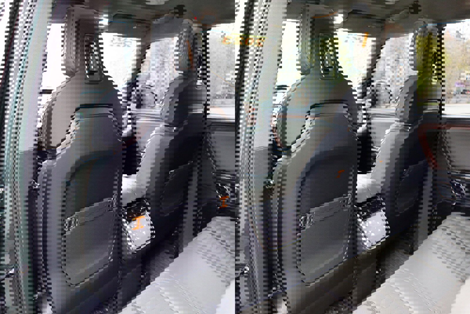 Used 2023 Rivian R1S Adventure image 13